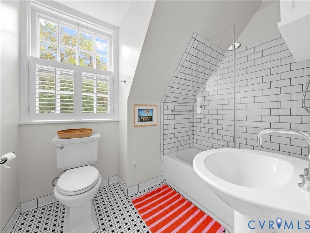 Upstairs Hallway Bath
