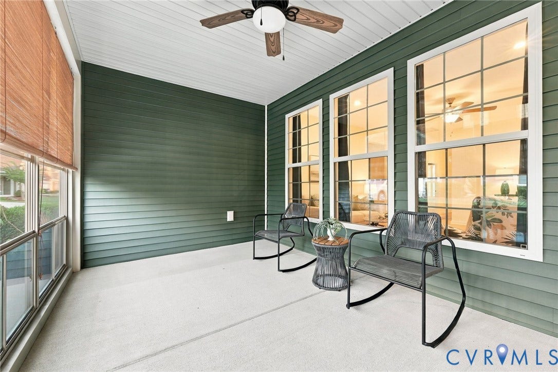 Sunroom/ Porch