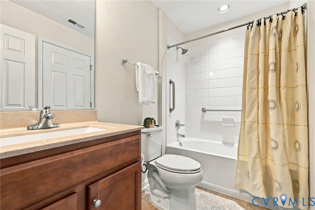 Second Floor Full Bathroom