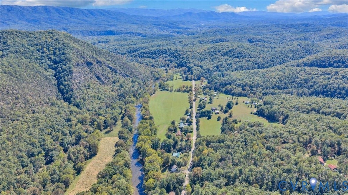 82 Cowpasture River Highway, Clifton Forge, VA 24422