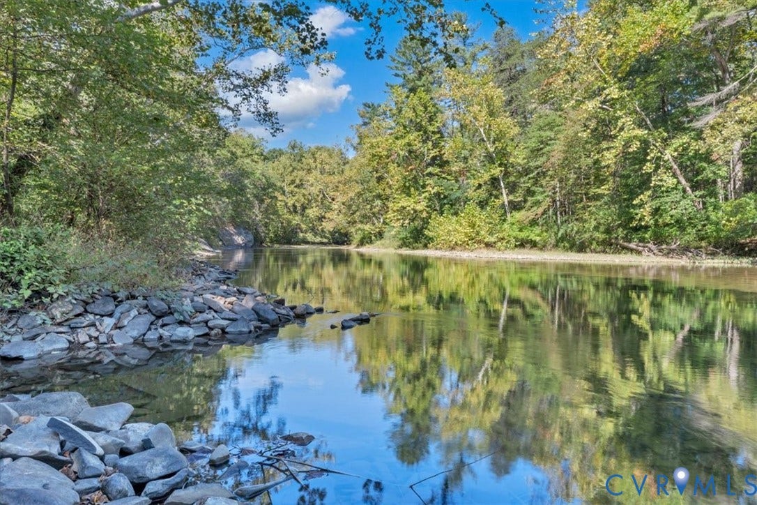82 Cowpasture River Highway, Clifton Forge, VA 24422