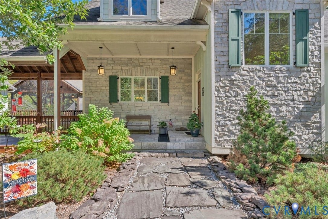82 Cowpasture River Highway, Clifton Forge, VA 24422
