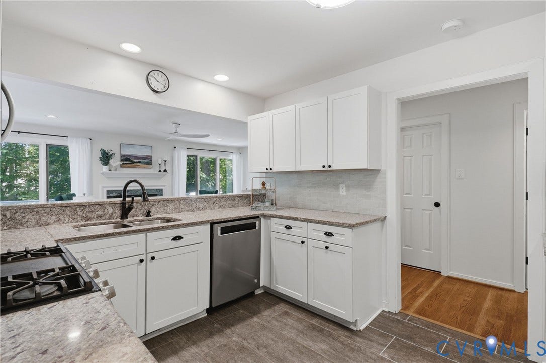 Granite counters, recessed lighting