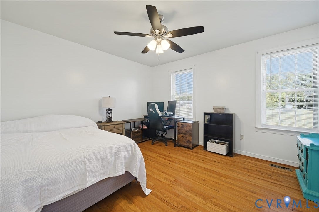 20550 Horseshoe Road, Prince George, VA 23830 Hardwood flooring, recessed windows, and a ceiling fan with integrated lighting