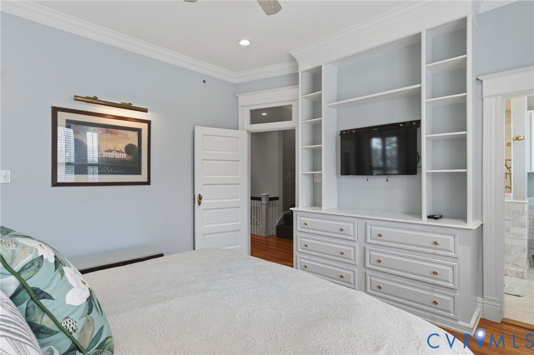 2624 Park Avenue, The Fan District, Richmond, VA 23220 Built-in shelving and cabinetry with gold-finish hardware, recessed lighting, crown molding