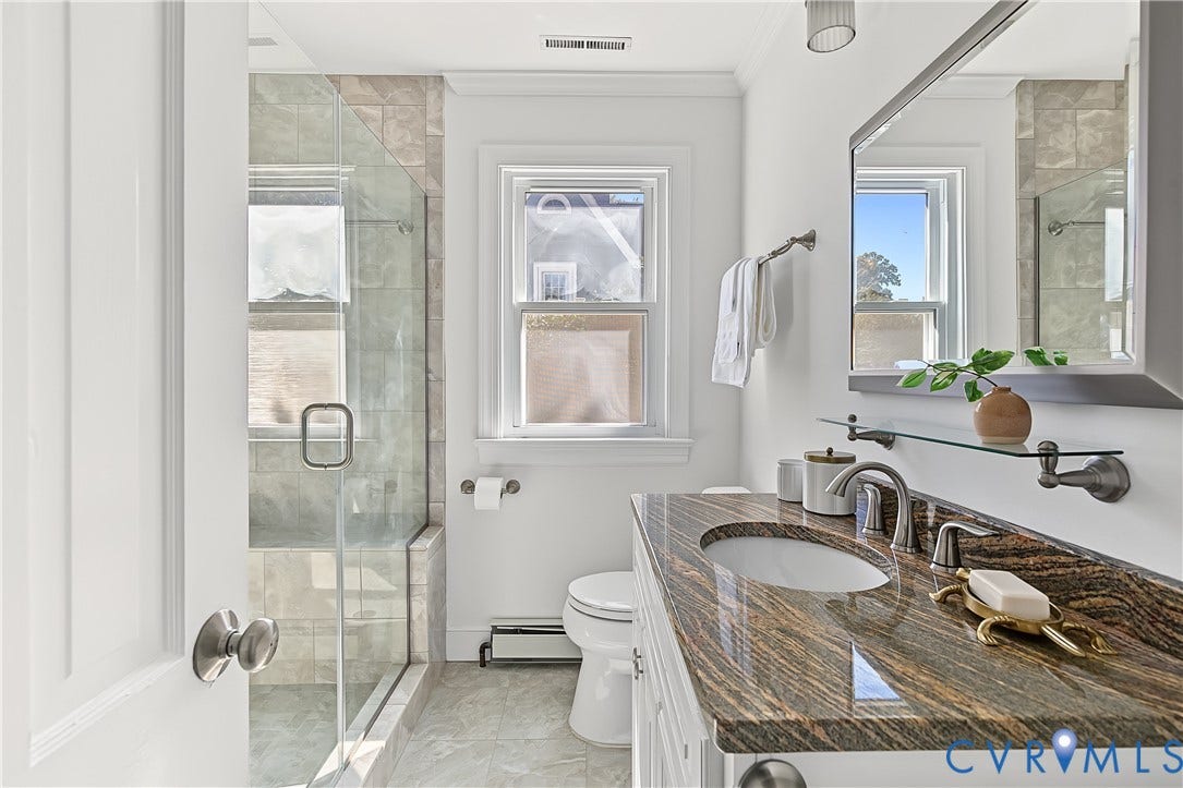 5004 Riverside Drive, Westover Hills, Richmond, VA 23225 Hall bathroom