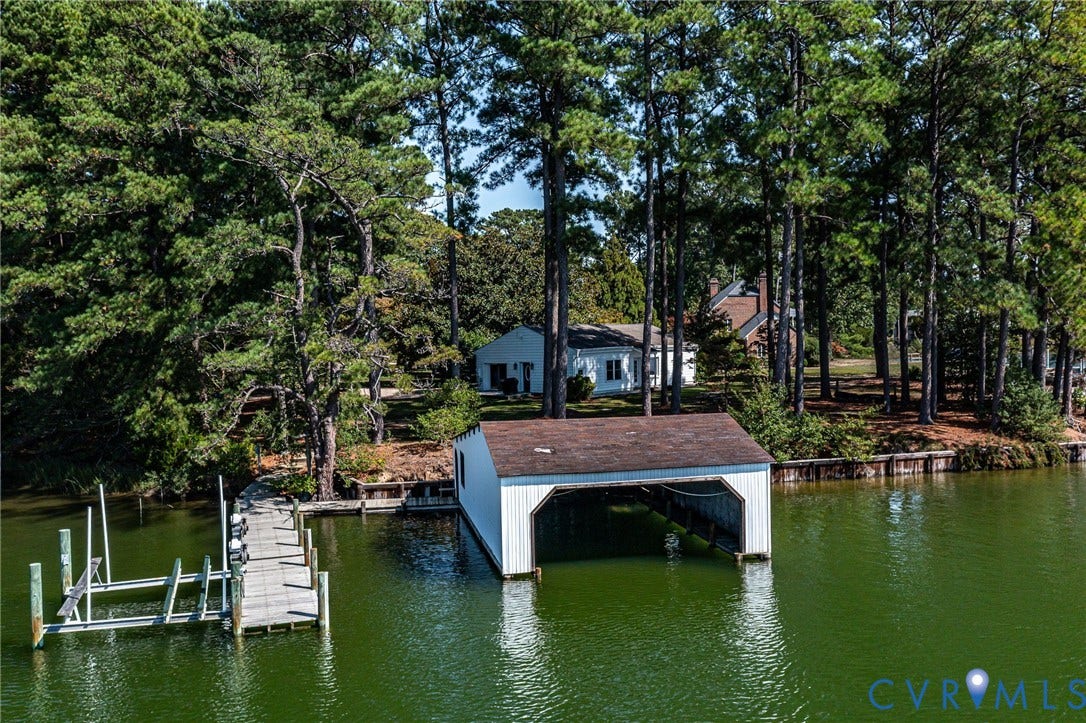 Boathouse and 10,000 pound lift