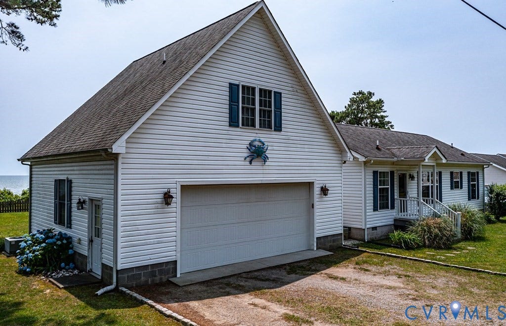 13 Leming Avenue, Reedville, VA 22539
