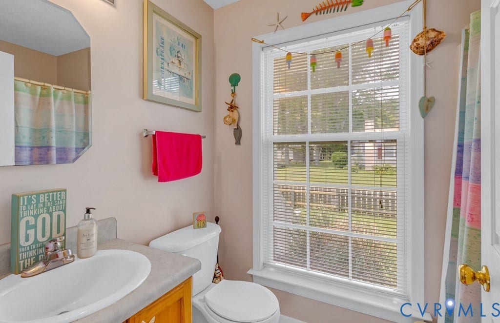 13 Leming Avenue, Reedville, VA 22539