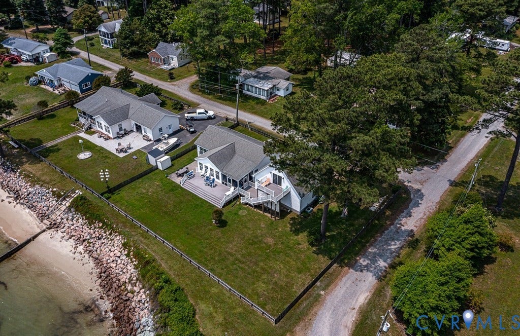 13 Leming Avenue, Reedville, VA 22539