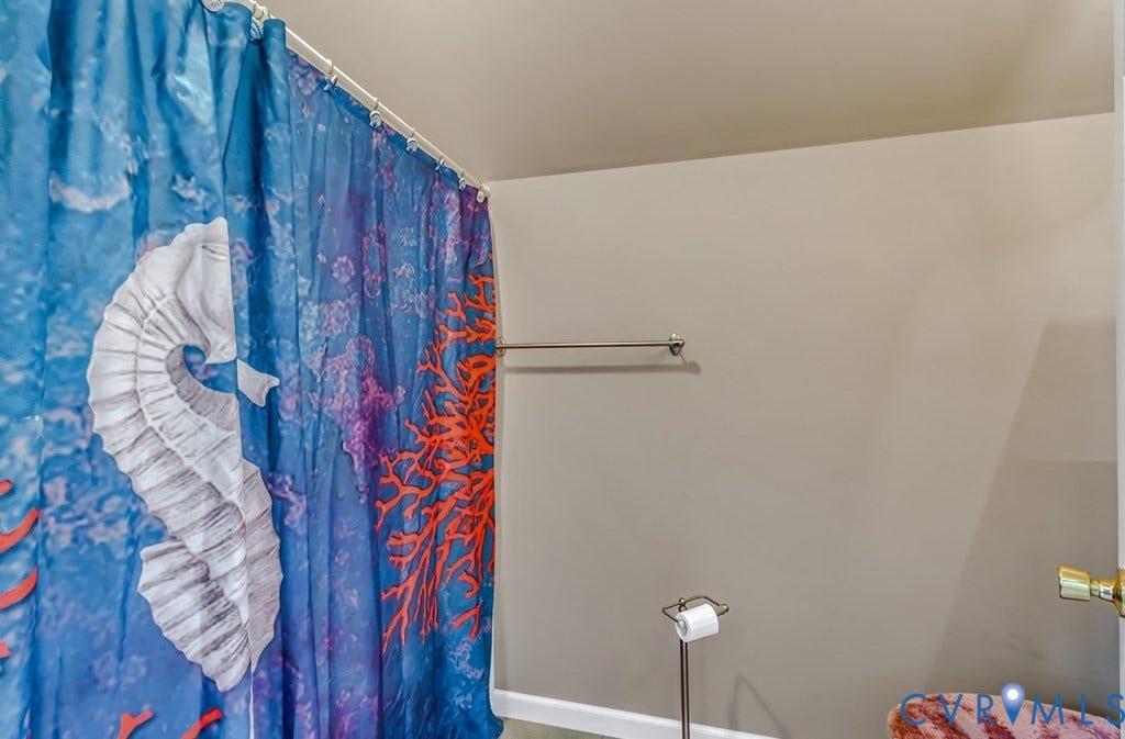 13 Leming Avenue, Reedville, VA 22539