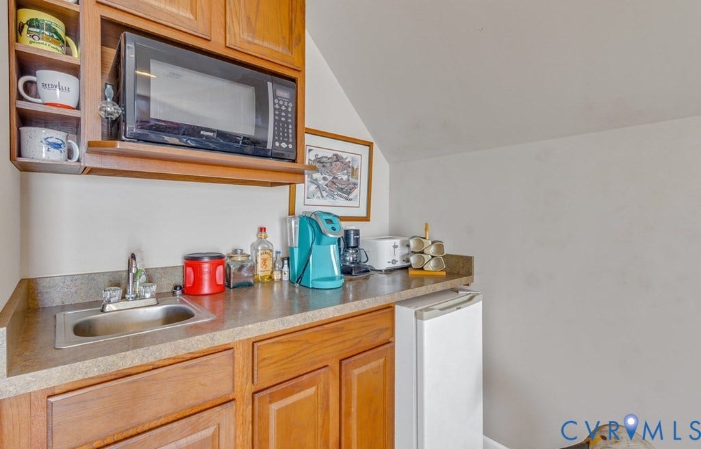 13 Leming Avenue, Reedville, VA 22539