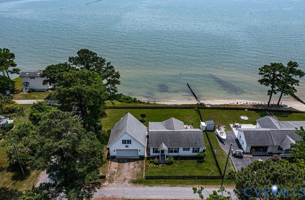 13 Leming Avenue, Reedville, VA 22539
