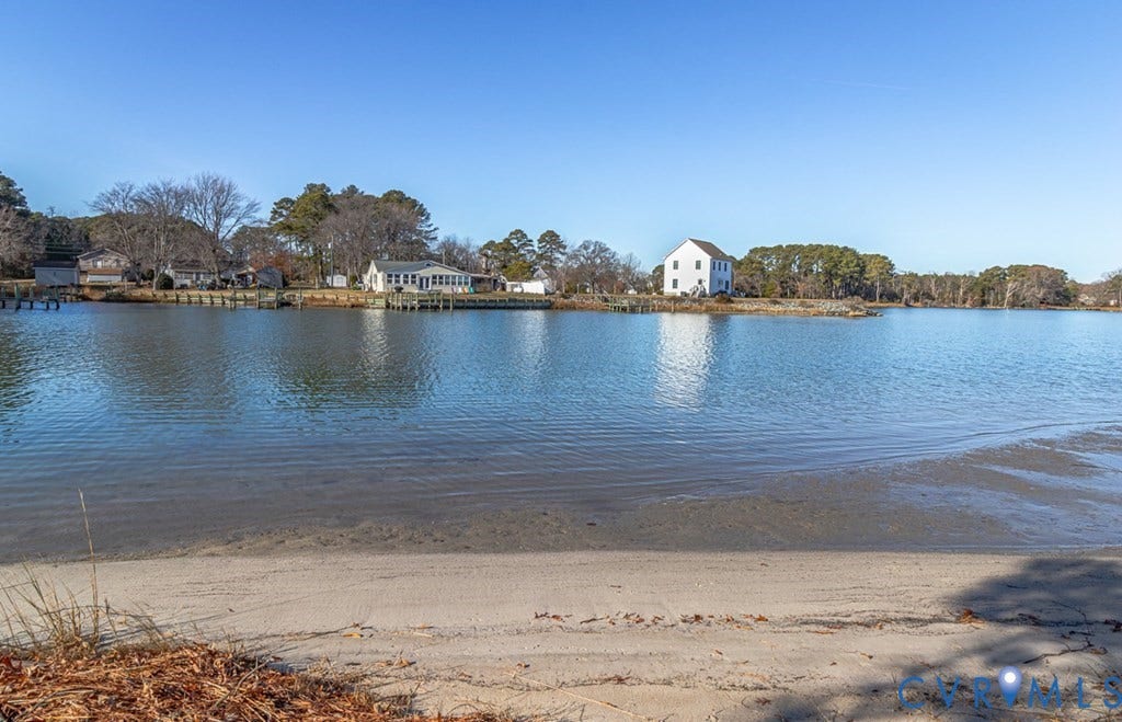 13 Leming Avenue, Reedville, VA 22539