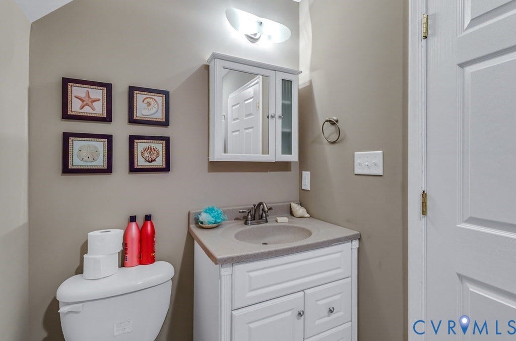 13 Leming Avenue, Reedville, VA 22539