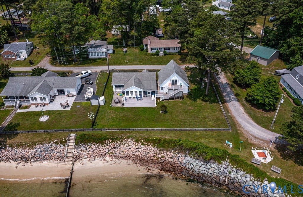 13 Leming Avenue, Reedville, VA 22539