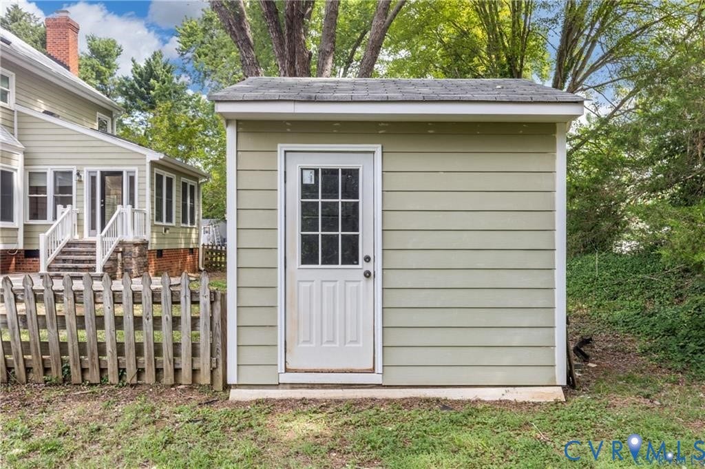 Detached storage shed