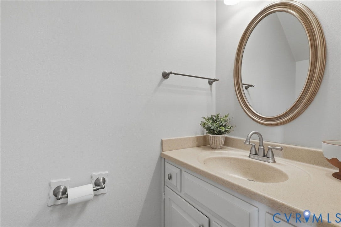 527 Greene Ridge Road, Whitehall, Henrico, VA 23229 Downstairs powder room