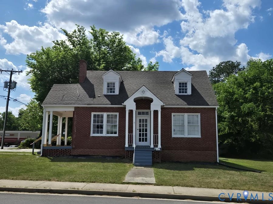Property photo for 815 Griffin Boulevard, Farmville, VA