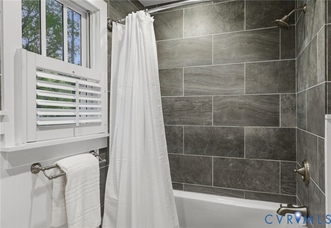 2500 Fox Harbor Court, Bon Air, North Chesterfield, VA 23235 Upstairs Hall Bathroom