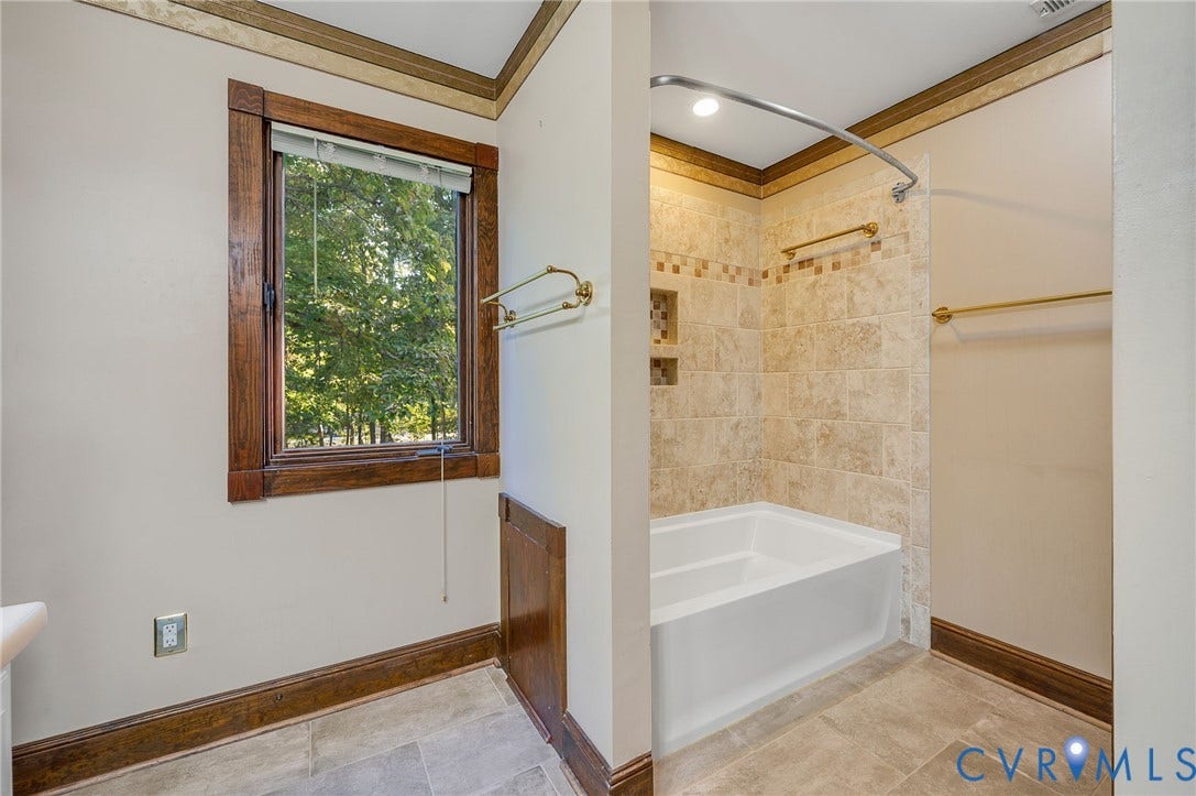 12518 Second Branch Road, Chesterfield, VA 23838 Hall Bath