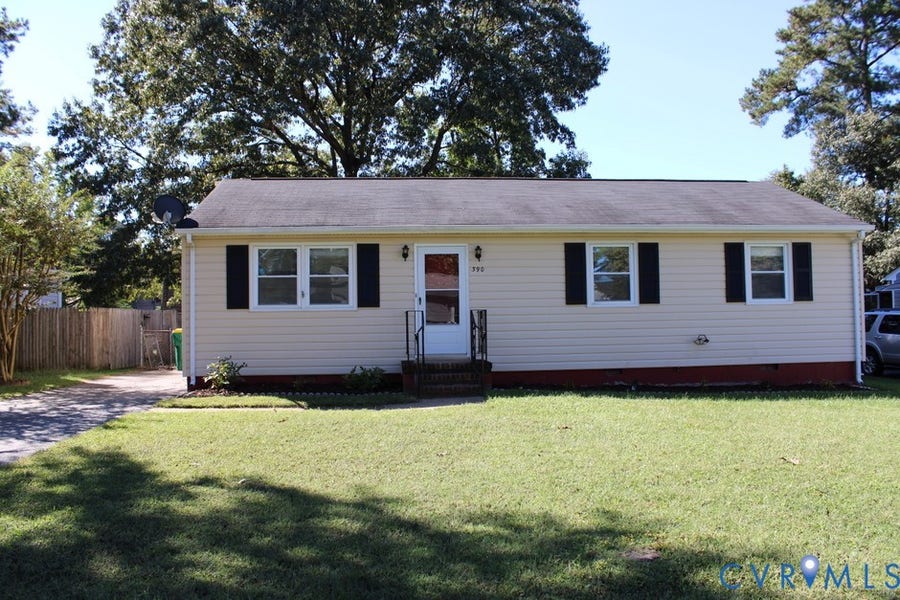 Property photo for 390 Red Oak Drive, Hopewell, VA