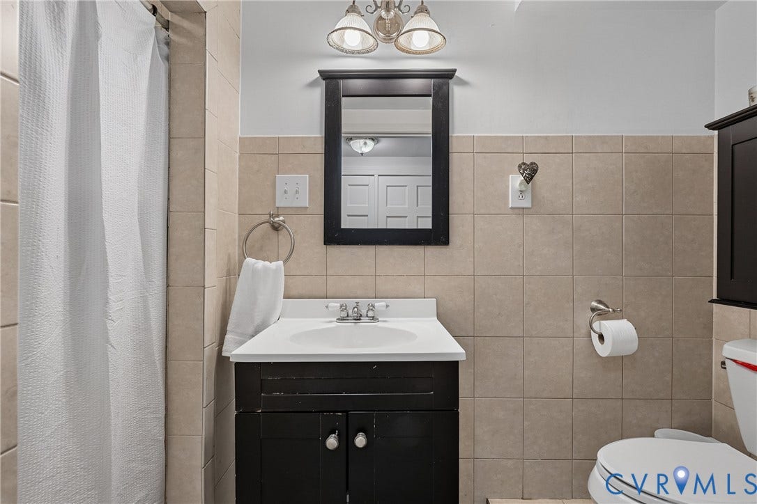 5809 Cold Harbor Road, Mechanicsville, VA 23111 Basement apartment, hall bathroom