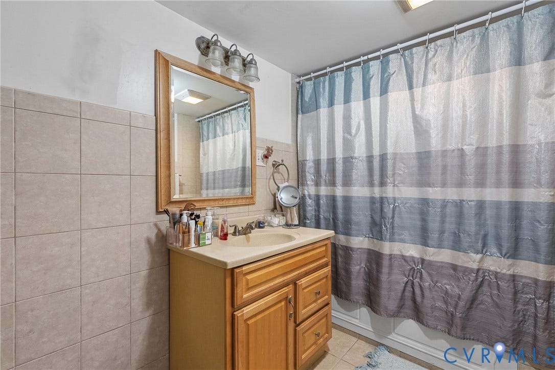 5809 Cold Harbor Road, Mechanicsville, VA 23111 Basement apartment, en-suite bathroom