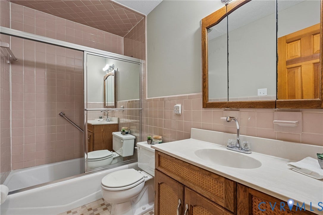 5809 Cold Harbor Road, Mechanicsville, VA 23111 In-Law Suite full hall bath