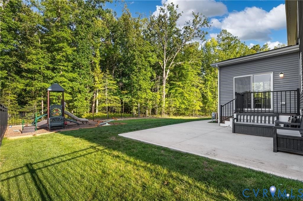 9119 Moldova Road, Haynes Bridge, Chesterfield, VA 23832 Patio & yard