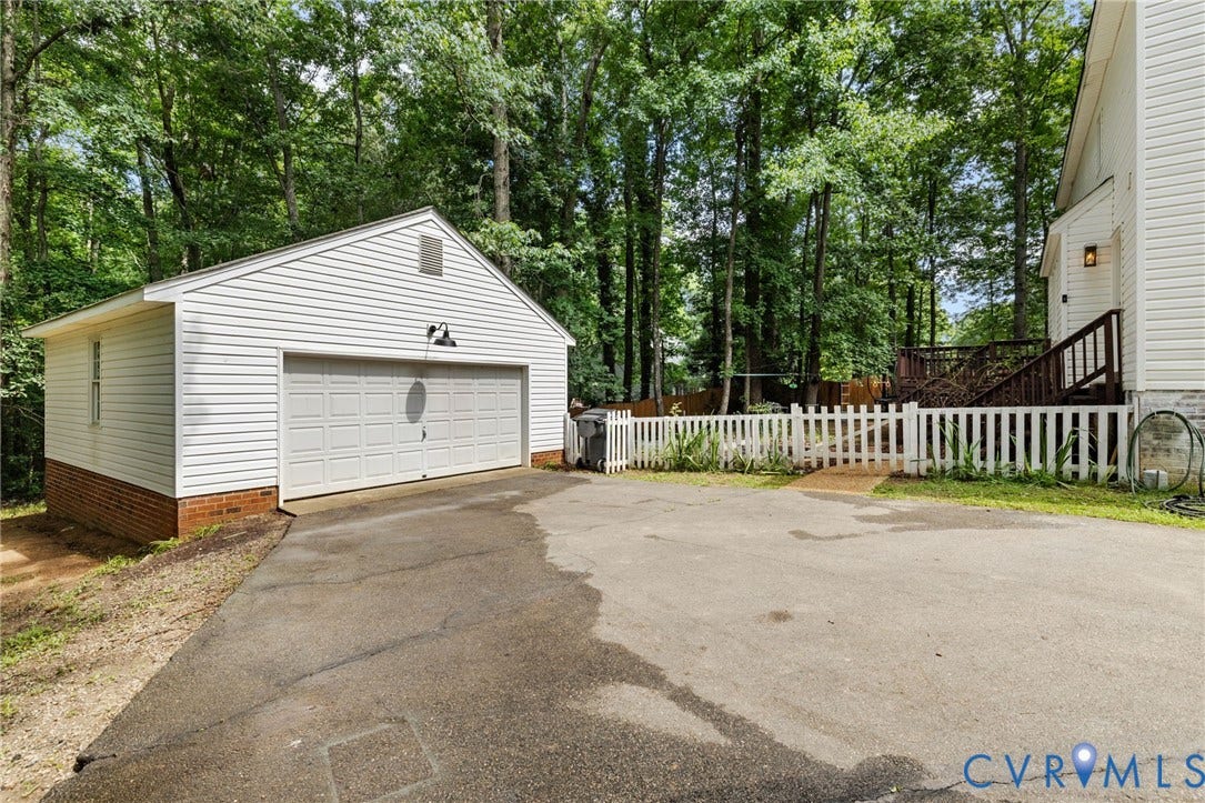 24' x 24' detached garage