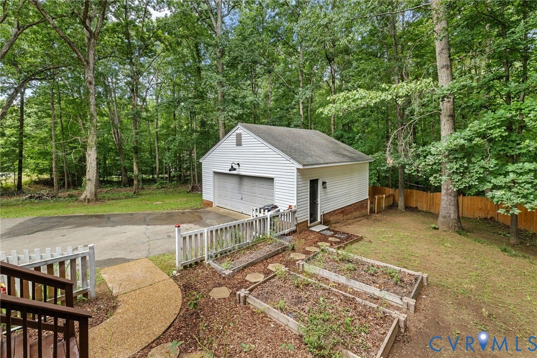 24' x 24' detached garage