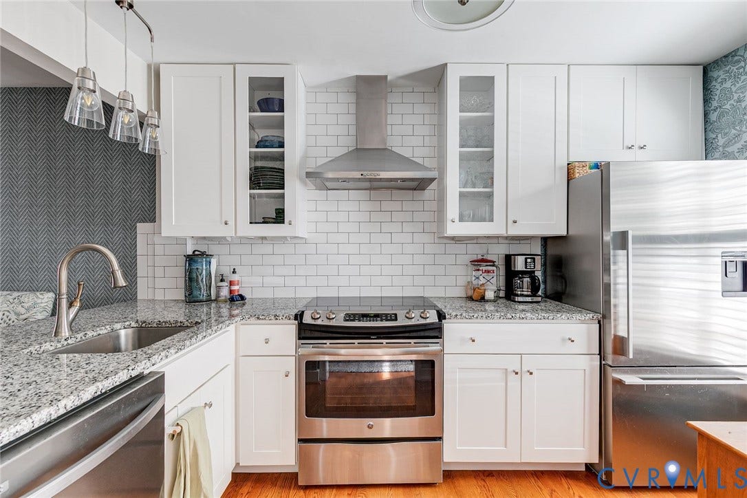 Airy, white kitchen