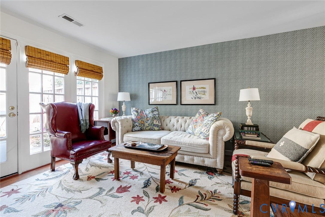 Spacious living room