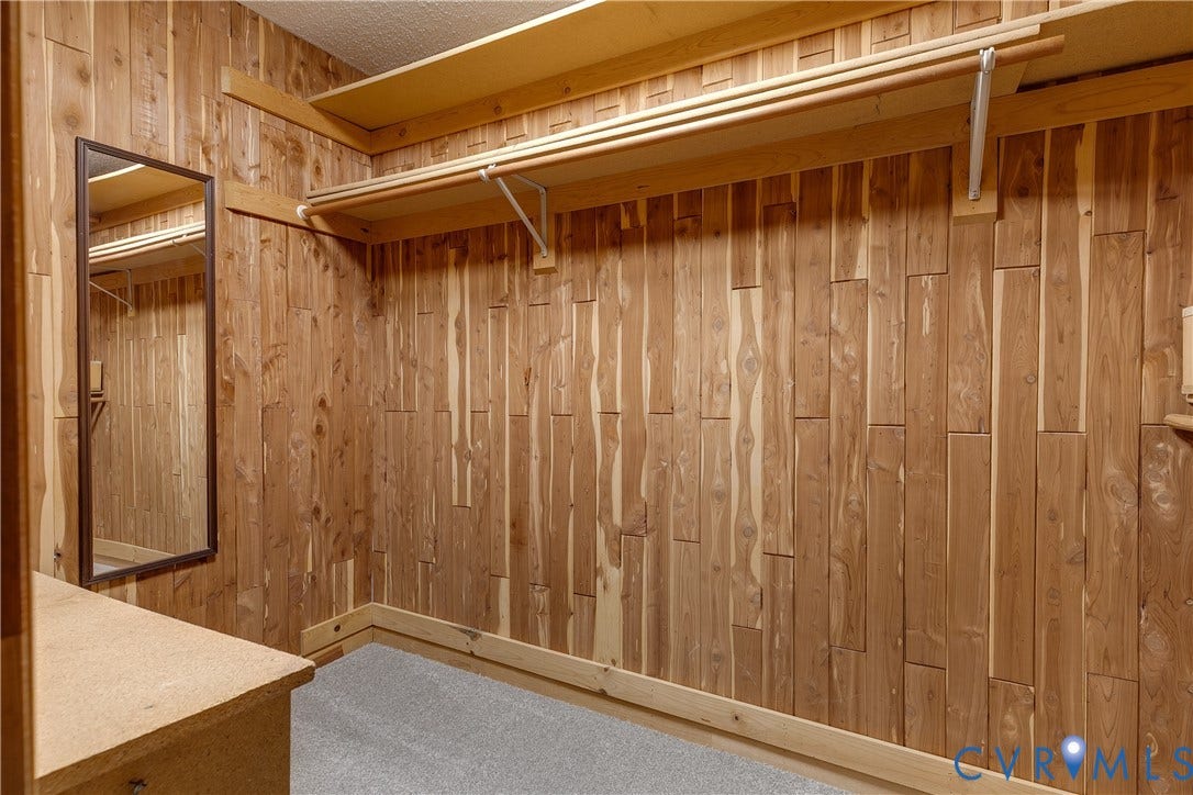 Large Cedar walk-in
