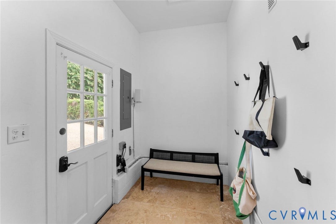 606 Westham Woods Drive, Tuckahoe, Henrico, VA 23229 Drop-Zone / Mud-Room