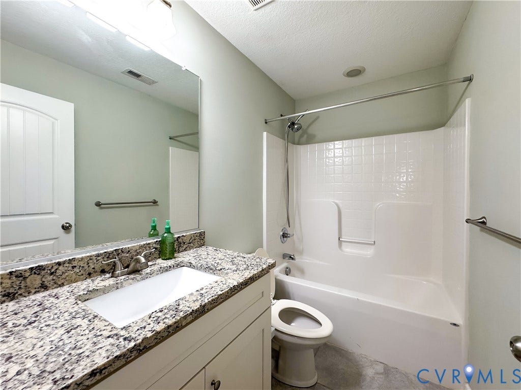 918 Hillside Avenue, Captain's Landing, Norfolk, VA 23503 Upstairs hall bathroom