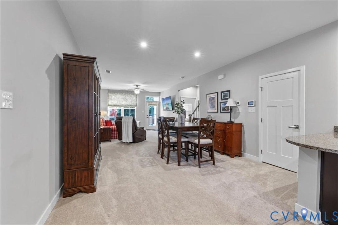 9129 Spring Green Loop, Mechanicsville, VA 23116 Bar seating or dining area seating