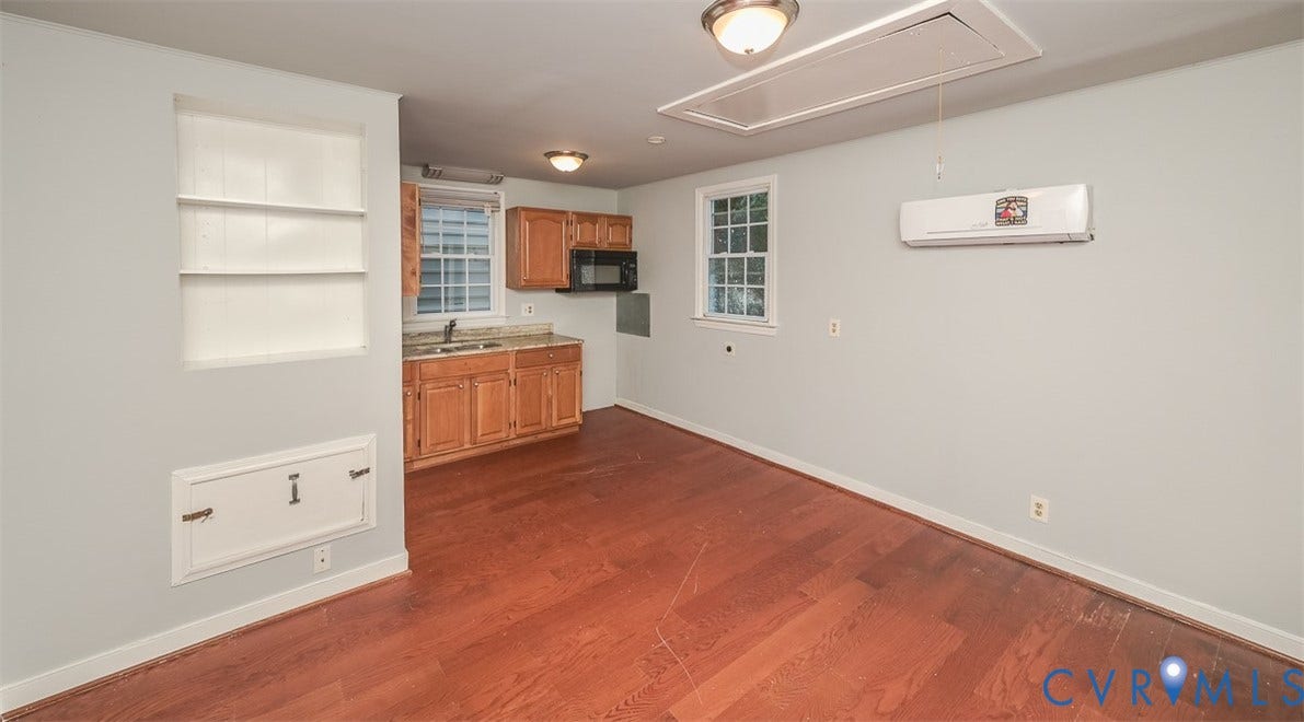 135 W Westover Avenue, Colonial Heights, VA 23834