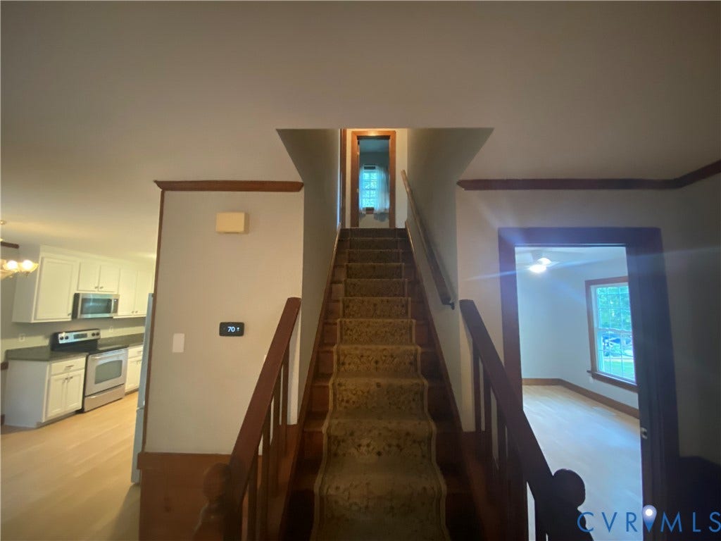 10700 Hunters Landing Court, Chesterfield, VA 23832 Staircase to second level