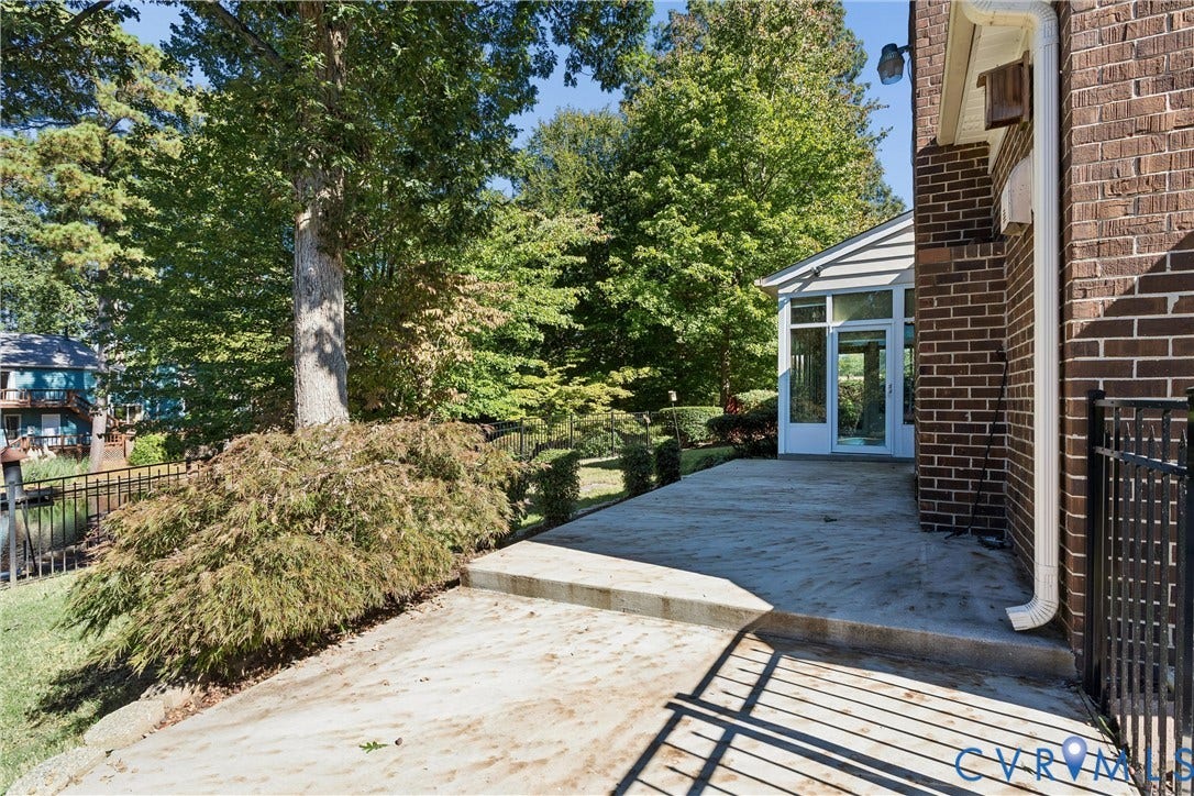 75 Knollwood Drive, Newport News, VA 23608 75 Knollwood Drive, Newport News, VA 23608