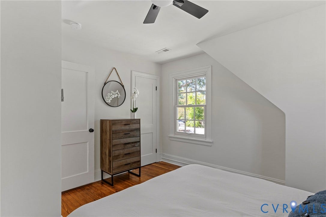 2601 Greenway Avenue, Lakeside, Henrico, VA 23228 Interior room featuring hardwood flooring, a single-hung window, and a ceiling fan with matte black finish
