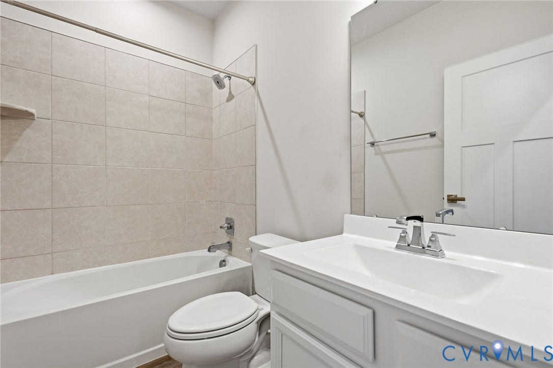 Full hall bath