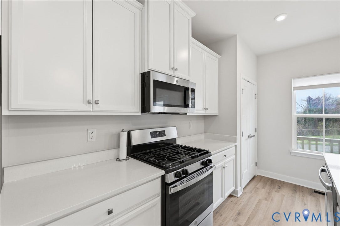 Enjoy gas cooking and plenty of counterspace.