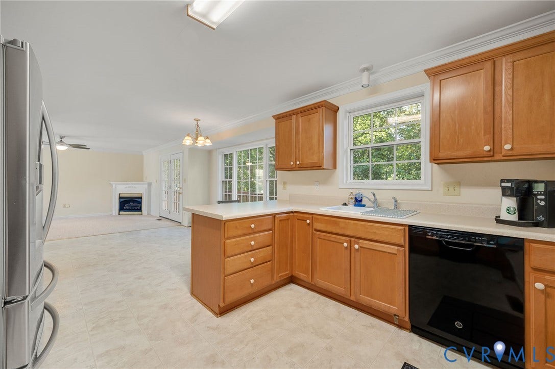 218 Breezy Hill Drive, Colonial Heights, VA 23834 218 Breezy Hill Drive, Colonial Heights, VA 23834