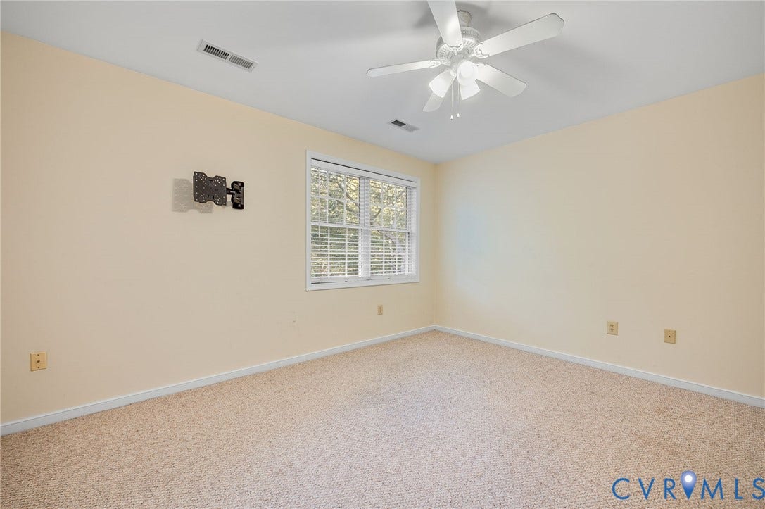 218 Breezy Hill Drive, Colonial Heights, VA 23834 218 Breezy Hill Drive, Colonial Heights, VA 23834