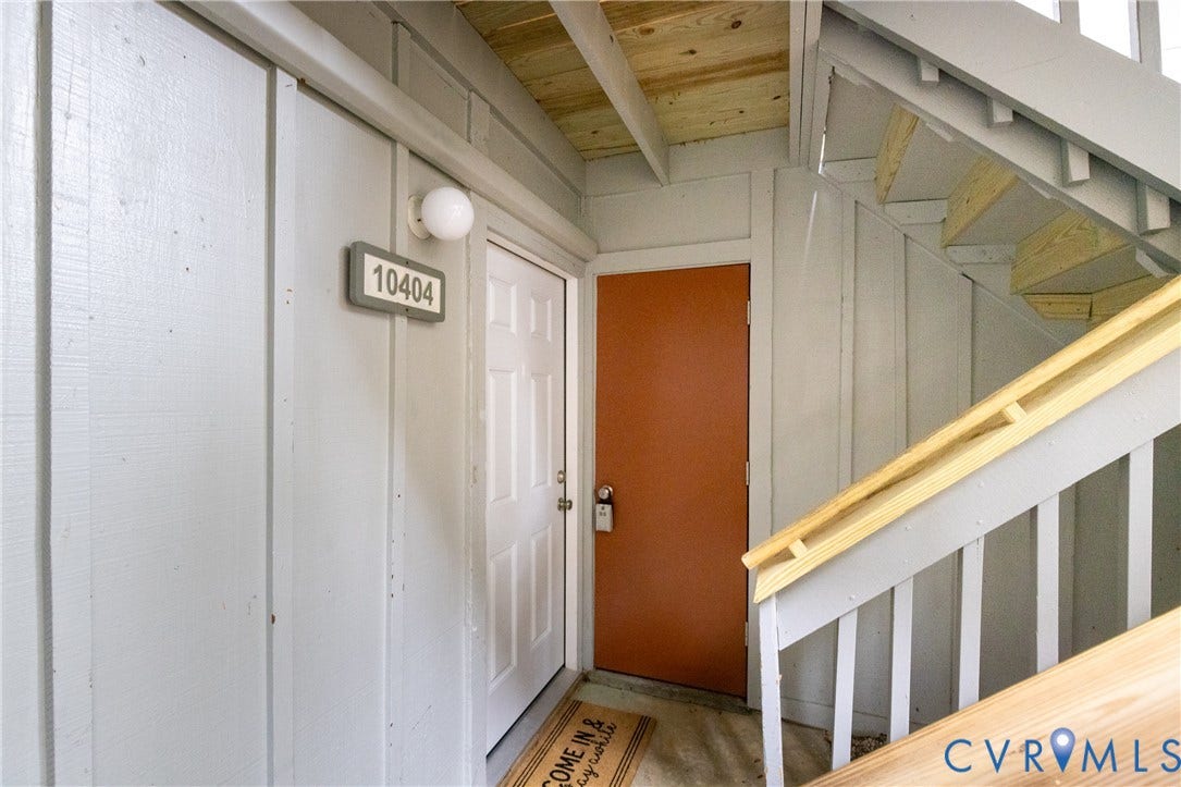 10404 Iron Mill Road, Chesterfield, VA 23235 Private entry