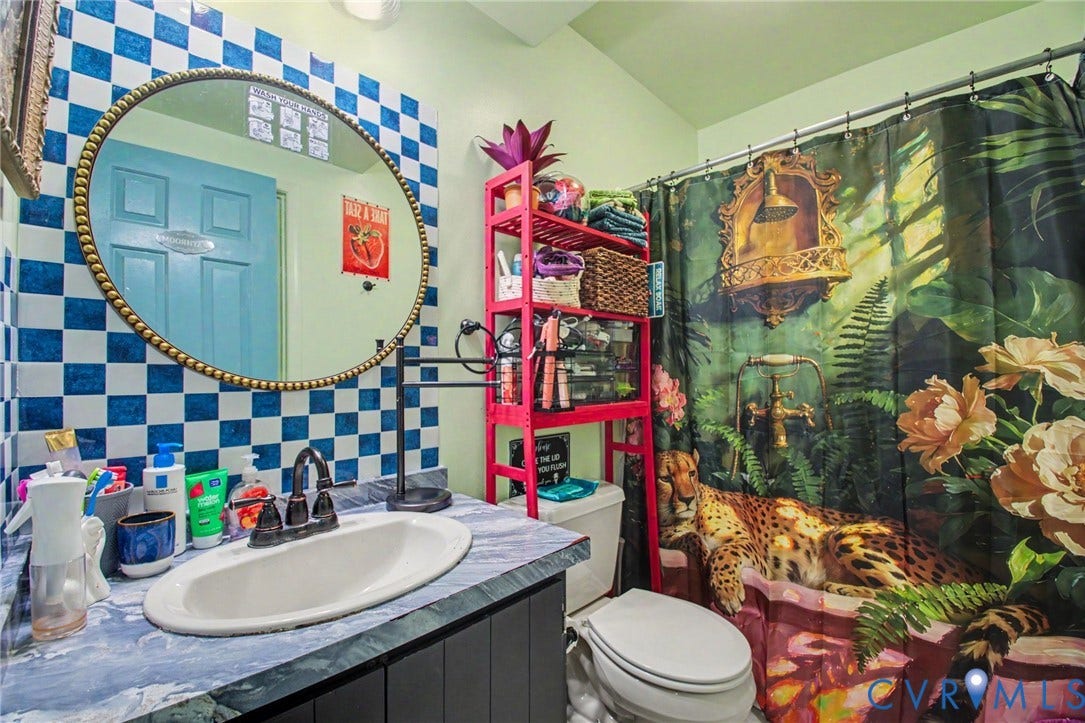 106 Carriage Ct, Locust Grove, VA 22508 full bathroom downstairs