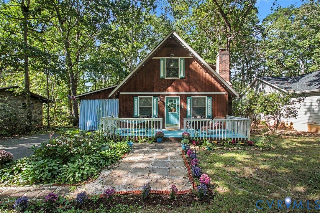 106 Carriage Ct, Locust Grove, VA 22508 the perfect A-Frame Chalet waiting for you