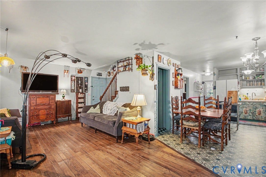 106 Carriage Ct, Locust Grove, VA 22508 open kitchen and living room areas